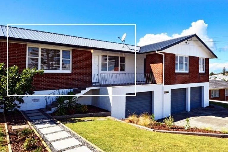 Photo of property in 2/15 East Coast Road, Milford, Auckland, 0620