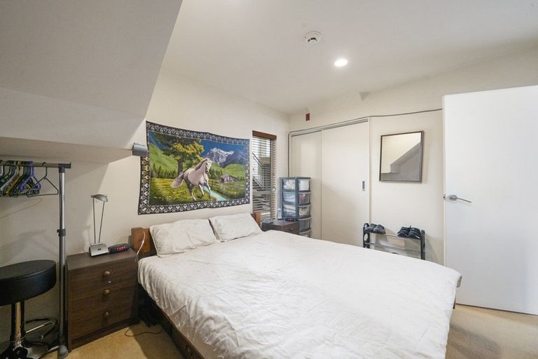 Photo of property in Metro Apartments, 11/220 Thorndon Quay, Pipitea, Wellington, 6011