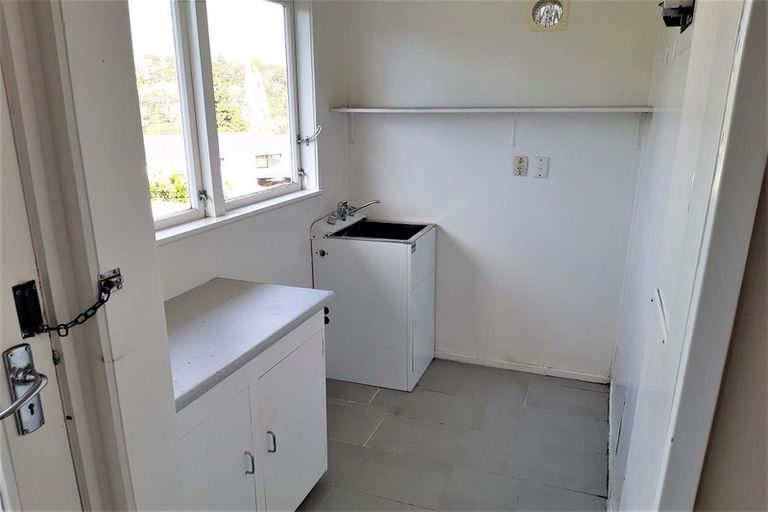 Photo of property in 81 Lauderdale Road, Birkdale, Auckland, 0626