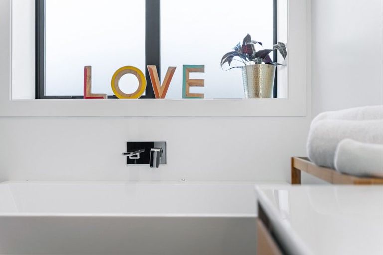 Photo of property in 38 Stratford Drive, Mount Pisa, Cromwell, 9383