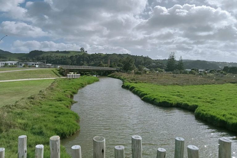 Photo of property in 29 Alf Simpson Drive, Whitianga, 3510