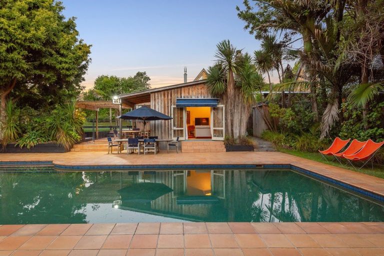 Photo of property in 34 Quinns Road, Clevedon, Papakura, 2585