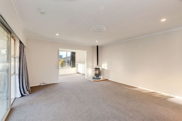 Photo of property in 6 Besant Place, Avondale, Christchurch, 8061