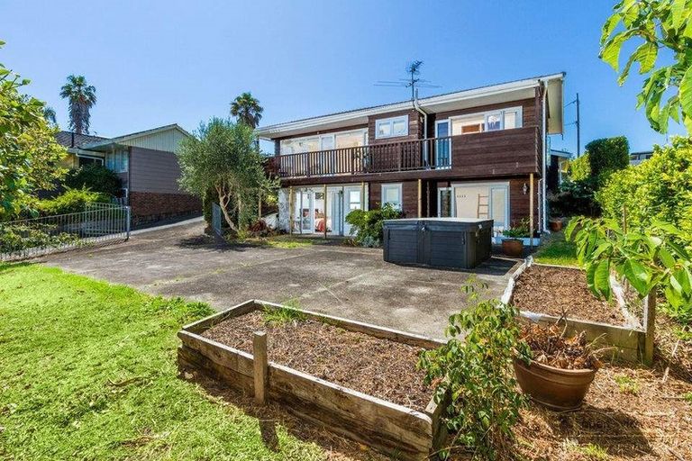 Photo of property in 308 Hurstmere Road, Takapuna, Auckland, 0622