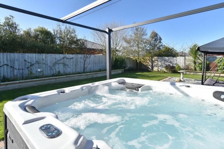 Photo of property in 92 Charles Street, Rangiora, 7400