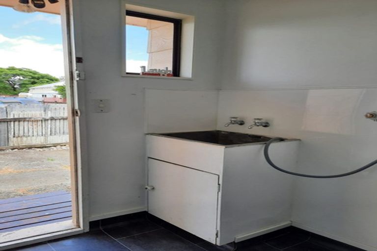 Photo of property in 100d Mako Mako Road, Levin, 5510