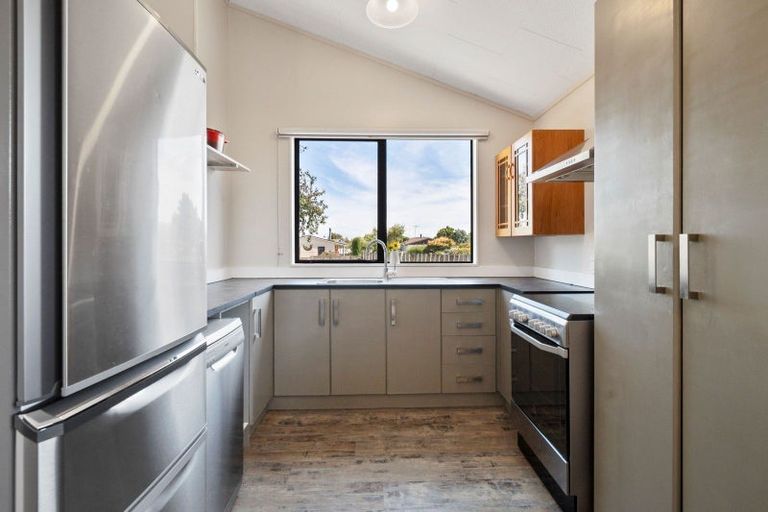 Photo of property in 34 Kowhai Street, Tokomaru, Palmerston North, 4474