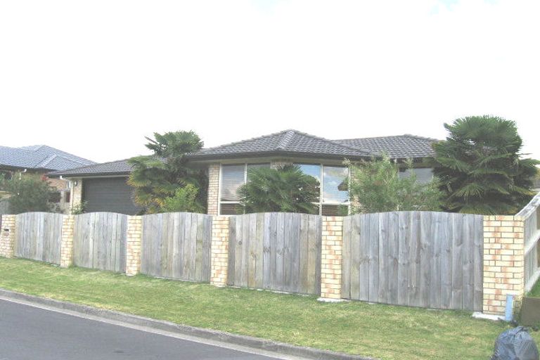 Photo of property in 8 Fresil Lane, Massey, Auckland, 0614