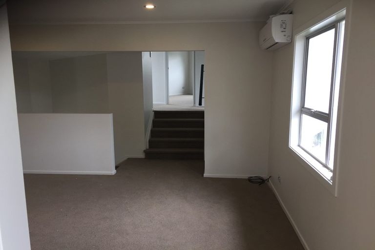 Photo of property in 7 Edgewood Way, Henderson, Auckland, 0612