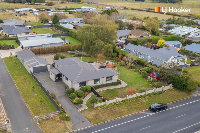 Photo of property in 28 Riccarton Road East, East Taieri, Mosgiel, 9024