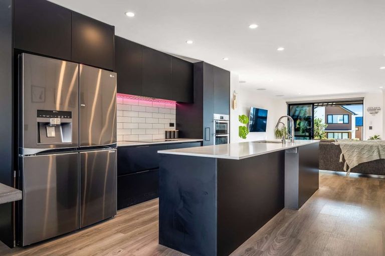 Photo of property in 3 Seafarer Crescent, Stanmore Bay, Whangaparaoa, 0932