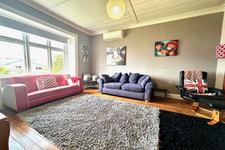 Photo of property in 14 Moana Street, Kaka Point, 9271