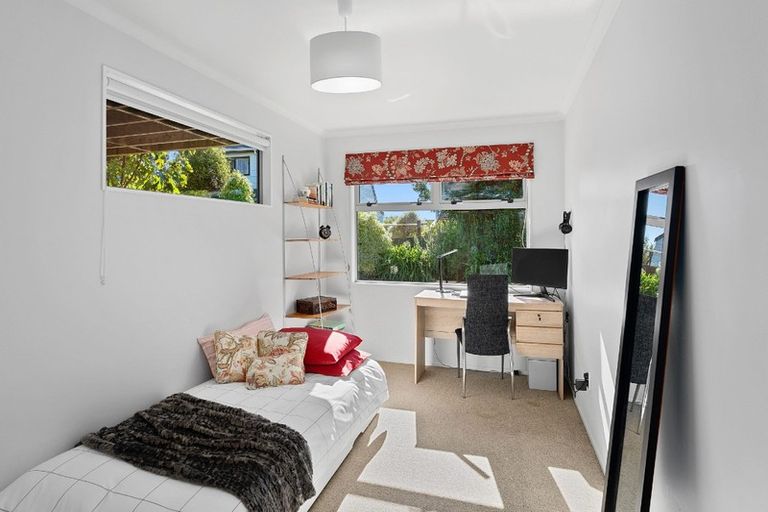 Photo of property in 15 Napier Grove, Waikanae Beach, Waikanae, 5036