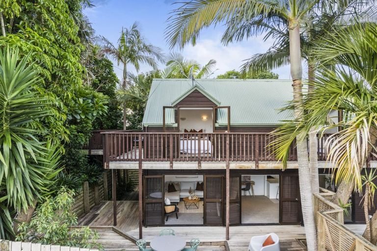 Photo of property in 2/49 Mozeley Avenue, Devonport, Auckland, 0624