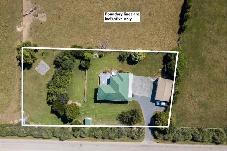 Photo of property in 35 North Manakau Road, Manakau, Levin, 5573