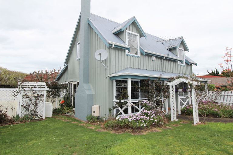 Photo of property in 1 Tington Avenue, Wattle Downs, Auckland, 2103