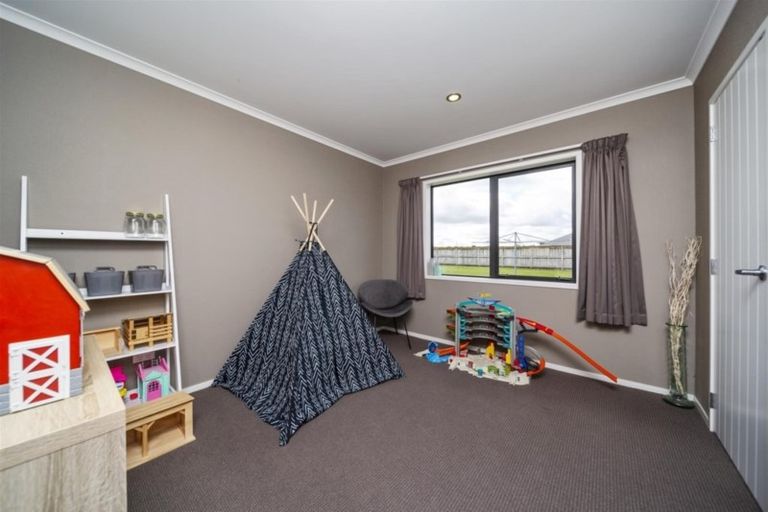 Photo of property in 15 Larlin Drive, Hawera, 4675