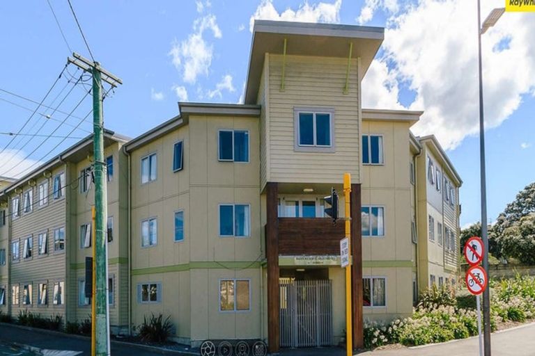 Photo of property in Basin Reserve Complex, 22/4 Sussex Street, Mount Cook, Wellington, 6021