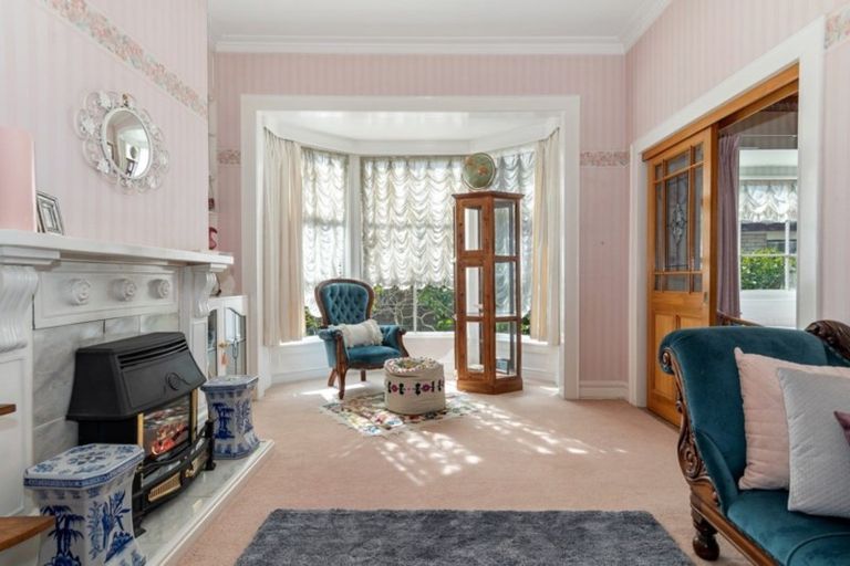 Photo of property in 90 Edgecumbe Road, Tauranga, 3110