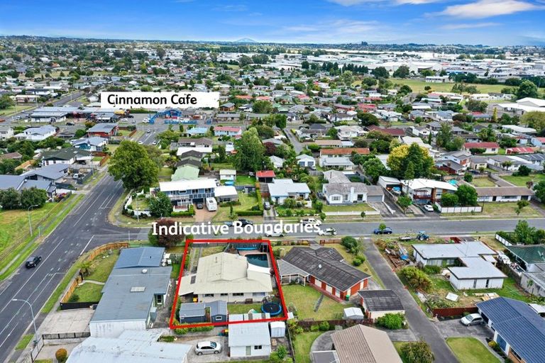 Photo of property in 2 Morrow Avenue, St Andrews, Hamilton, 3200