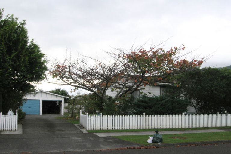 Photo of property in 38 Andrew Street, Waikanae, 5036