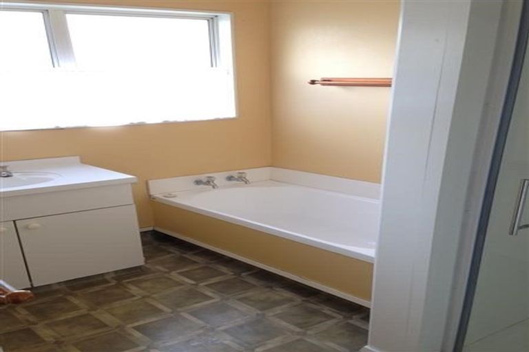 Photo of property in 2/1023 Southland Road, Raureka, Hastings, 4120