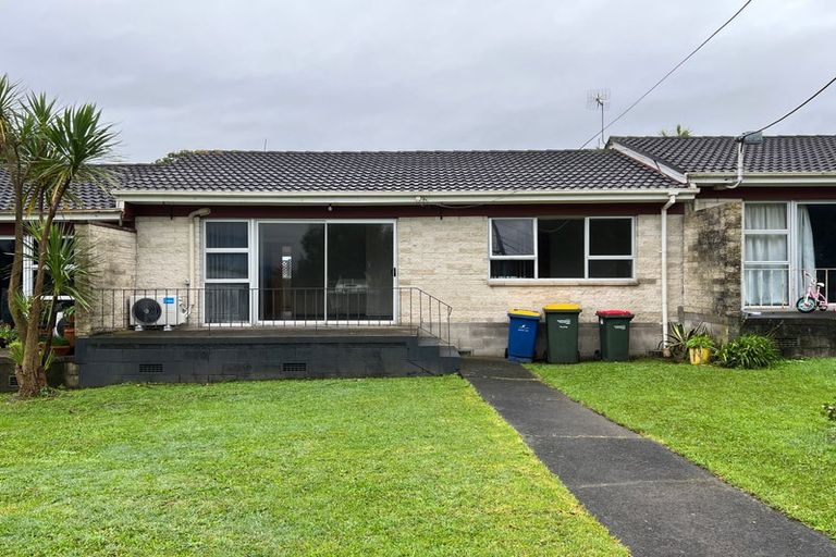 Photo of property in 2/30 Mcleod Road, Henderson, Auckland, 0612