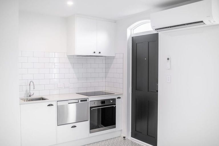 Photo of property in 6/12 Burke Street, Addington, Christchurch, 8024