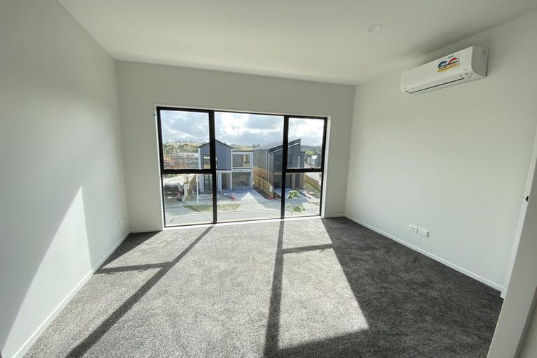 Photo of property in 117 Waekahu Road, Westgate, Auckland, 0814