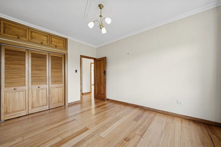 Photo of property in 144 Newlands Road, Newlands, Wellington, 6037