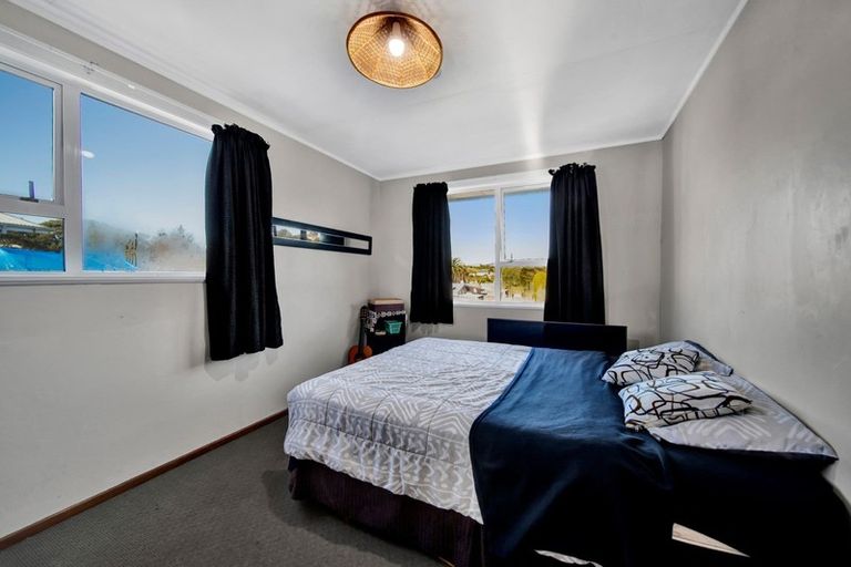 Photo of property in 3 Vancouver Place, Marfell, New Plymouth, 4310