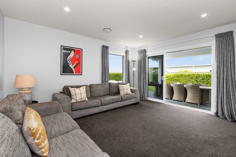 Photo of property in 145 Arataki Road, Havelock North, 4130