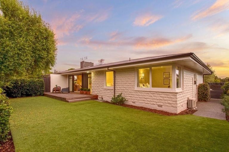 Photo of property in 1/46 Thornycroft Street, Fendalton, Christchurch, 8052