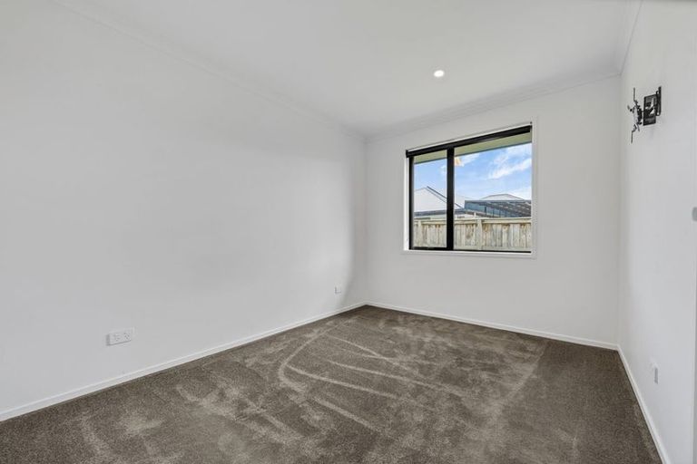 Photo of property in 13 Leathem Crescent, Pokeno, 2402