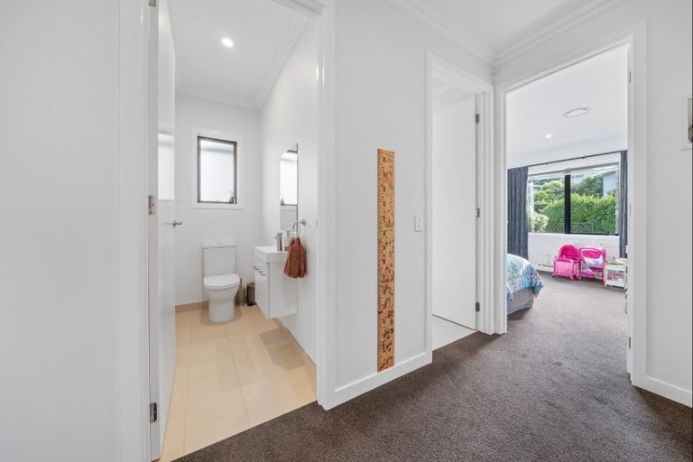 Photo of property in 5 Fern Lane, Whalers Gate, New Plymouth, 4310