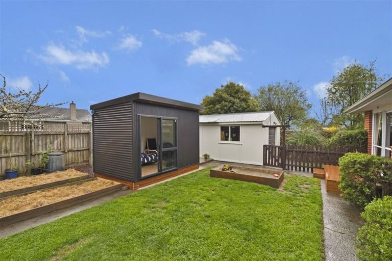 Photo of property in 9 Geelong Place, Burnside, Christchurch, 8053