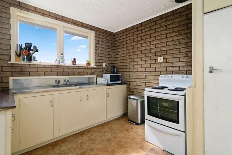 Photo of property in 16 Leslie Avenue, Western Heights, Rotorua, 3015