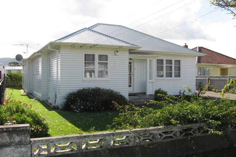 Photo of property in 125 Waiwhetu Road, Waterloo, Lower Hutt, 5011