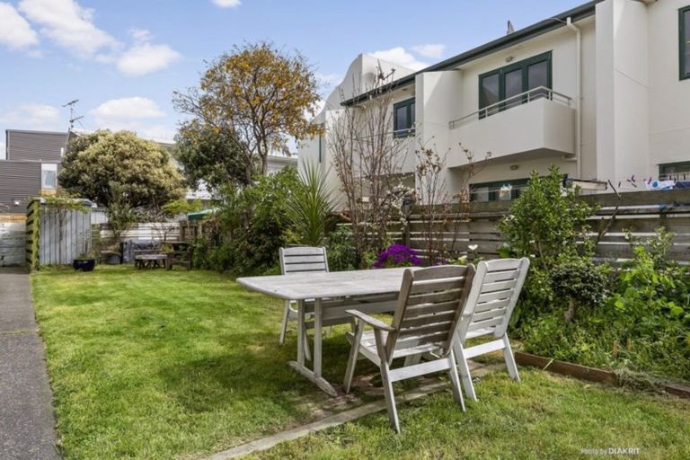 Photo of property in 4/22 Ross Street, Kilbirnie, Wellington, 6022