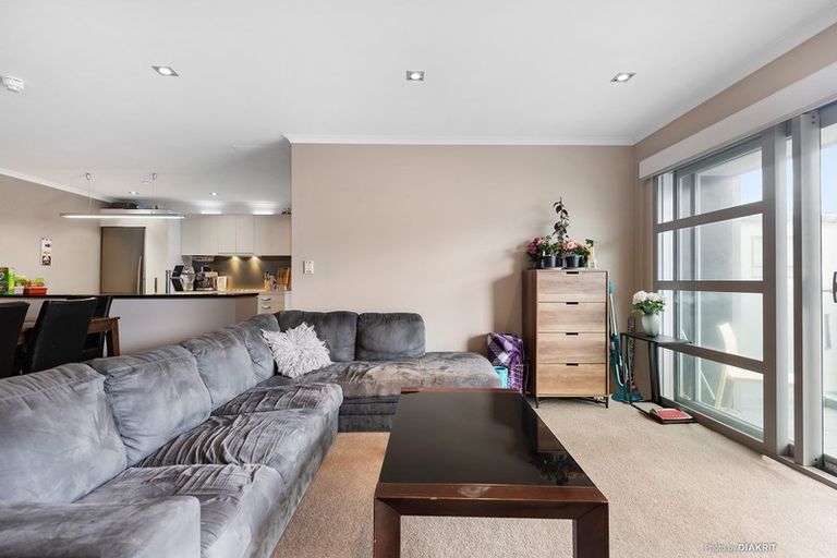 Photo of property in Bellagio Apartments, 7e/39 Taranaki Street, Te Aro, Wellington, 6011
