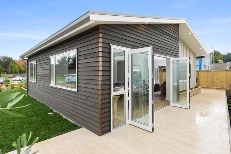 Photo of property in 2 Wescott Place, Bethlehem, Tauranga, 3110