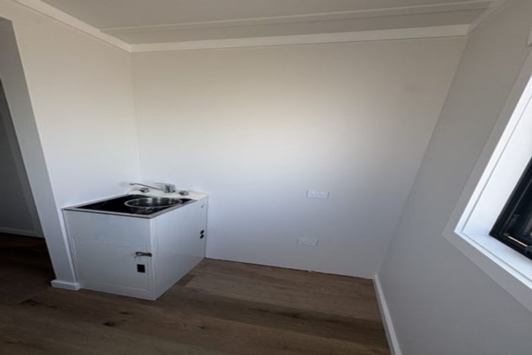 Photo of property in 76 Wharf Road, Te Atatu Peninsula, Auckland, 0610