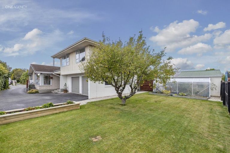 Photo of property in 15 Chilton Drive, Mairehau, Christchurch, 8052