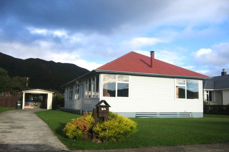 Photo of property in 24 Atiawa Crescent, Waiwhetu, Lower Hutt, 5010