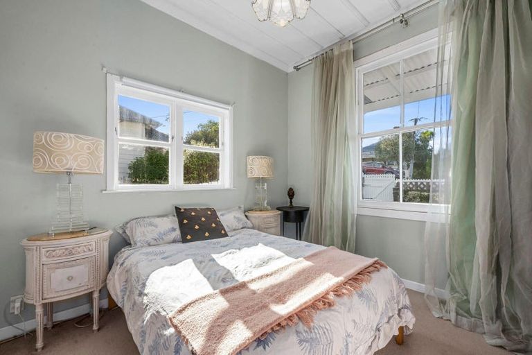 Photo of property in 1/59 Rawene Road, Birkenhead, Auckland, 0626