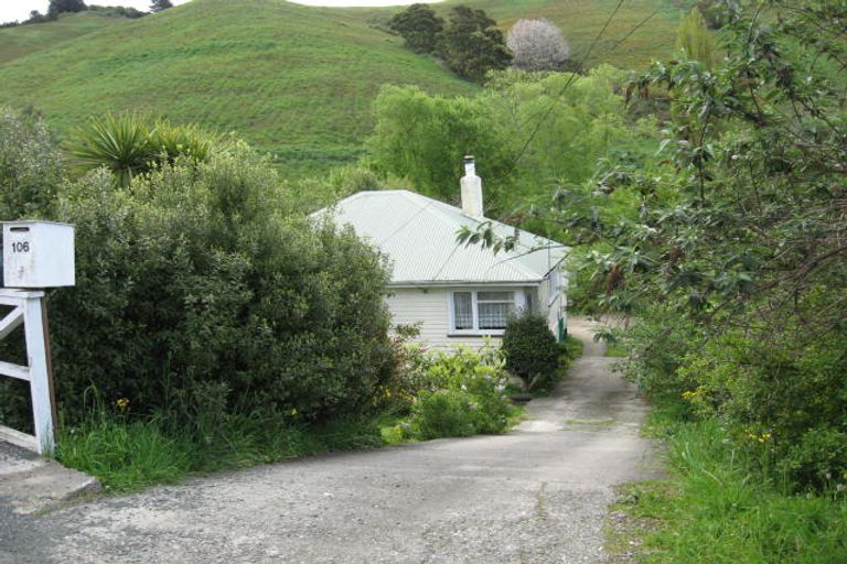 Photo of property in 106 Emano Street, Toi Toi, Nelson, 7010