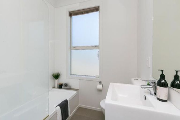 Photo of property in 46a Parkvale Road, Karori, Wellington, 6012