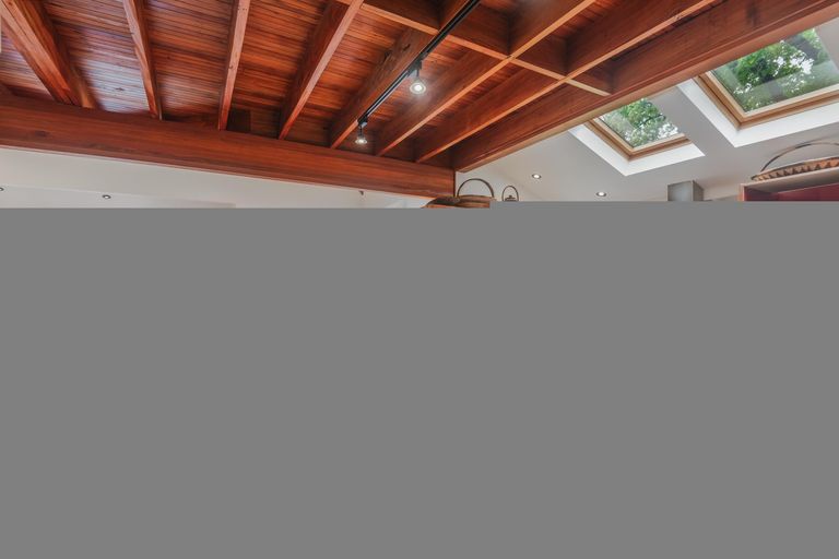 Photo of property in 18 Durham Crescent, Palmerston North, 4414