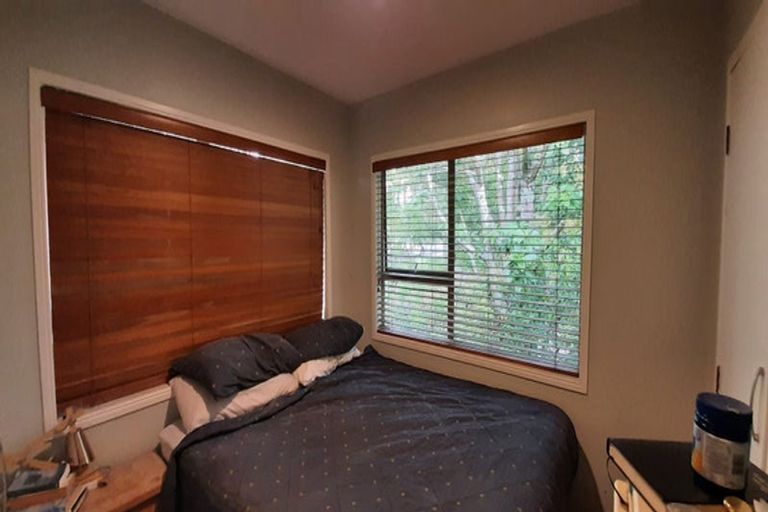 Photo of property in 37 West Lynn Road, Titirangi, Auckland, 0604
