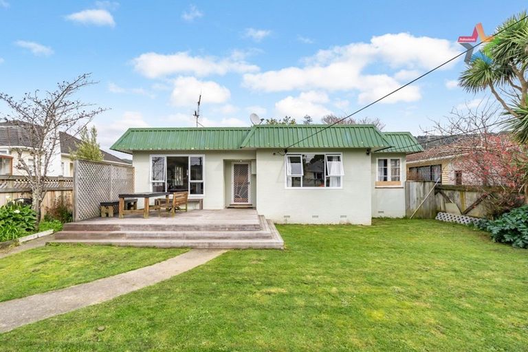 Photo of property in 5 Faulke Avenue, Wainuiomata, Lower Hutt, 5014
